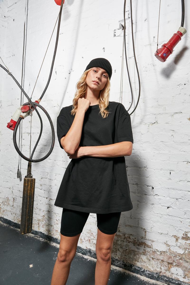 Women's oversized boyfriend tee